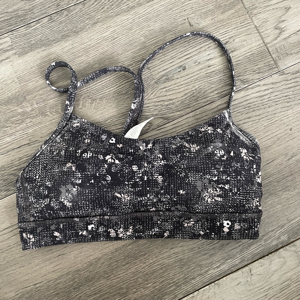 Lululemon sports bra